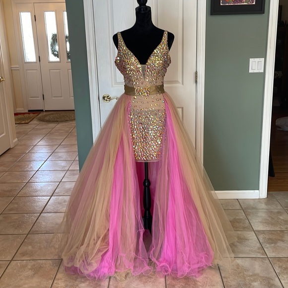 Sherri Hill Dresses & Skirts - Sherri Hill Nude Pink short cocktail with detachable tulle skirt.